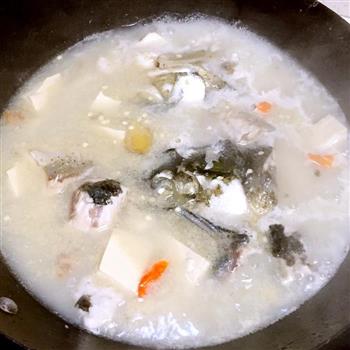 鱼丸鱼头豆腐汤怎么做，鱼丸鱼头豆腐汤怎么做好吃，鱼丸鱼头豆腐汤做法