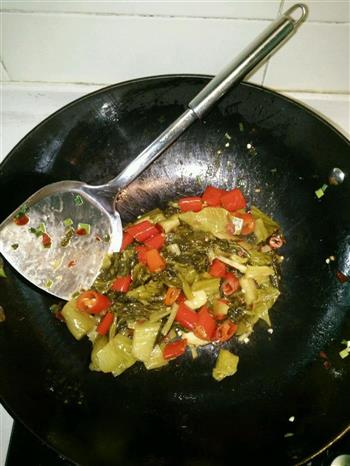 泡椒酸菜肥牛煲怎么做，泡椒酸菜肥牛煲怎么做好吃，泡椒酸菜肥牛煲做法