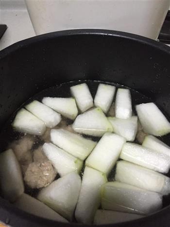 冬瓜汽锅肉丸汤怎么做，冬瓜汽锅肉丸汤怎么做好吃，冬瓜汽锅肉丸汤做法