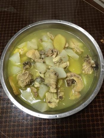 无腥味的白萝卜炖鸡汤怎么做，无腥味的白萝卜炖鸡汤怎么做好吃，无腥味的白萝卜炖鸡汤做法