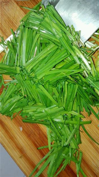 韭菜青椒炒河虾怎么做，韭菜青椒炒河虾怎么做好吃，韭菜青椒炒河虾做法