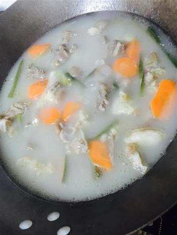胡萝卜羊肉汤怎么做，胡萝卜羊肉汤怎么做好吃，胡萝卜羊肉汤做法