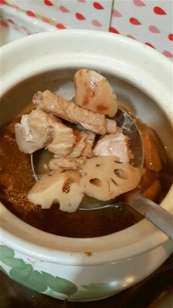 自制高汤＆藕炖排骨怎么做，自制高汤＆藕炖排骨怎么做好吃，自制高汤＆藕炖排骨做法