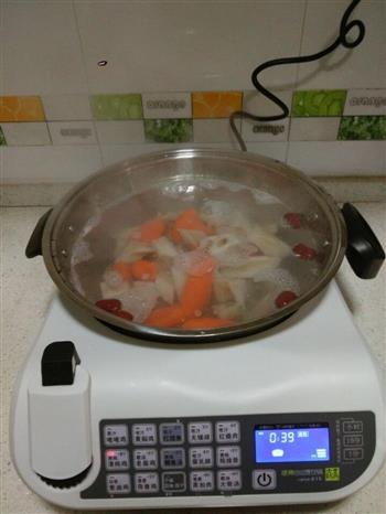 胡萝卜莲藕排骨汤怎么做,胡萝卜莲藕排骨汤怎么做好吃,胡萝卜莲藕排骨汤做法 胡萝卜莲藕排骨汤怎么做,胡萝卜莲藕排骨汤怎么做好吃,胡萝卜莲藕排骨汤做法