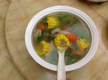 胡萝卜甜玉米排骨汤怎么做，胡萝卜甜玉米排骨汤怎么做好吃，胡萝卜甜玉米排骨汤做法