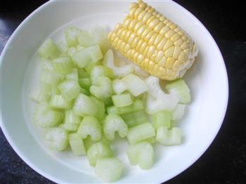 奶油玉米鸡茸浓汤怎么做，奶油玉米鸡茸浓汤怎么做好吃，奶油玉米鸡茸浓汤做法