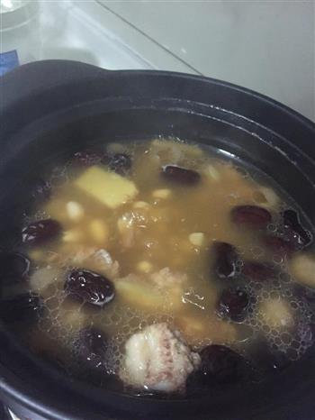 圆肉花生排骨汤怎么做，圆肉花生排骨汤怎么做好吃，圆肉花生排骨汤做法