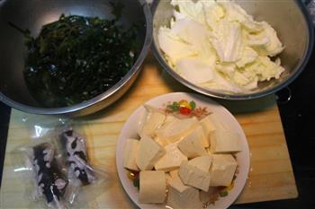 排骨海鲜豆腐汤怎么做，排骨海鲜豆腐汤怎么做好吃，排骨海鲜豆腐汤做法