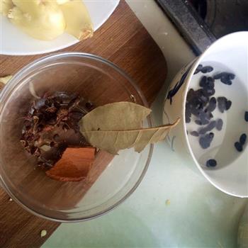 麻辣香锅皮皮虾怎么做，麻辣香锅皮皮虾怎么做好吃，麻辣香锅皮皮虾做法