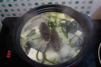 排骨海鲜豆腐汤怎么做，排骨海鲜豆腐汤怎么做好吃，排骨海鲜豆腐汤做法