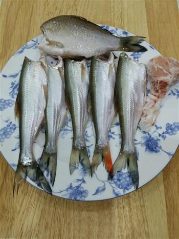 蘑菇鱼汤怎么做，蘑菇鱼汤怎么做好吃，蘑菇鱼汤做法