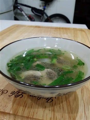 蘑菇鱼汤怎么做，蘑菇鱼汤怎么做好吃，蘑菇鱼汤做法