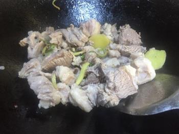 羊肉当归汤怎么做，羊肉当归汤怎么做好吃，羊肉当归汤做法