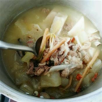 滋补炖鸭汤怎么做，滋补炖鸭汤怎么做好吃，滋补炖鸭汤做法