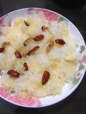 桃胶炖银耳莲子怎么做，桃胶炖银耳莲子怎么做好吃，桃胶炖银耳莲子做法