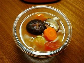 番茄滑肉汤怎么做，番茄滑肉汤怎么做好吃，番茄滑肉汤做法