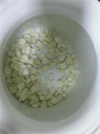 红糖莲子银耳汤怎么做，红糖莲子银耳汤怎么做好吃，红糖莲子银耳汤做法