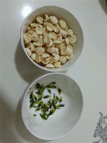 红糖莲子银耳汤怎么做，红糖莲子银耳汤怎么做好吃，红糖莲子银耳汤做法