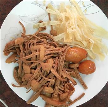 茶树菇花胶汤怎么做，茶树菇花胶汤怎么做好吃，茶树菇花胶汤做法