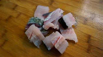 啤酒焖酥鱼怎么做，啤酒焖酥鱼怎么做好吃，啤酒焖酥鱼做法