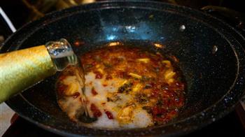 啤酒焖酥鱼怎么做，啤酒焖酥鱼怎么做好吃，啤酒焖酥鱼做法