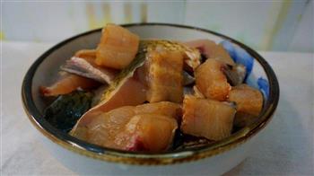 啤酒焖酥鱼怎么做，啤酒焖酥鱼怎么做好吃，啤酒焖酥鱼做法