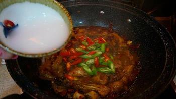 啤酒焖酥鱼怎么做，啤酒焖酥鱼怎么做好吃，啤酒焖酥鱼做法