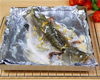 泰式柠香烤鱼的做法怎么做，泰式柠香烤鱼的做法怎么做好吃，泰式柠香烤鱼的做法做法