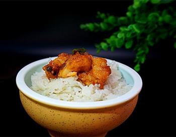 啤酒焖酥鱼怎么做，啤酒焖酥鱼怎么做好吃，啤酒焖酥鱼做法