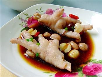 莲生凤爪汤怎么做，莲生凤爪汤怎么做好吃，莲生凤爪汤做法