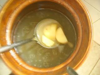 土豆炖鸡汤怎么做，土豆炖鸡汤怎么做好吃，土豆炖鸡汤做法