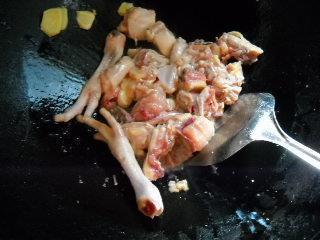 土豆炖鸡汤怎么做，土豆炖鸡汤怎么做好吃，土豆炖鸡汤做法