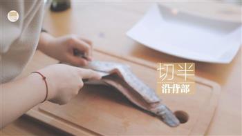 金灿灿的小烤鱼怎么做，金灿灿的小烤鱼怎么做好吃，金灿灿的小烤鱼做法