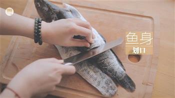 金灿灿的小烤鱼怎么做，金灿灿的小烤鱼怎么做好吃，金灿灿的小烤鱼做法