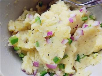 香辣鱿鱼烤土豆泥怎么做，香辣鱿鱼烤土豆泥怎么做好吃，香辣鱿鱼烤土豆泥做法