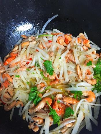 萝卜丝炒河虾怎么做，萝卜丝炒河虾怎么做好吃，萝卜丝炒河虾做法