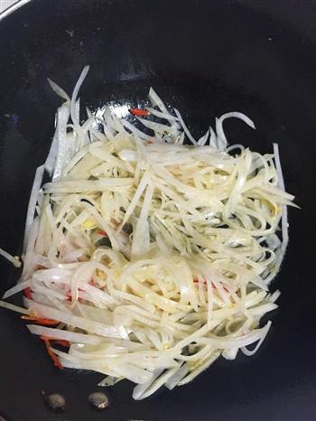 萝卜丝炒河虾怎么做，萝卜丝炒河虾怎么做好吃，萝卜丝炒河虾做法