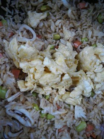 什锦鱿鱼炒饭怎么做，什锦鱿鱼炒饭怎么做好吃，什锦鱿鱼炒饭做法