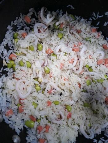 什锦鱿鱼炒饭怎么做，什锦鱿鱼炒饭怎么做好吃，什锦鱿鱼炒饭做法