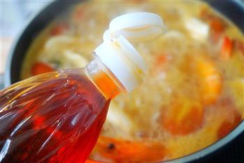 泰美味-泰式海鲜冬阴功乌冬面怎么做，泰美味-泰式海鲜冬阴功乌冬面怎么做好吃，泰美味-泰式海鲜冬阴功乌冬面做法