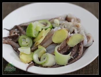 香辣孜然烤鱿鱼须怎么做,香辣孜然烤鱿鱼须怎么做好吃,香辣孜然烤鱿鱼须做法 香辣孜然烤鱿鱼须怎么做,香辣孜然烤鱿鱼须怎么做好吃,香辣孜然烤鱿鱼须做法