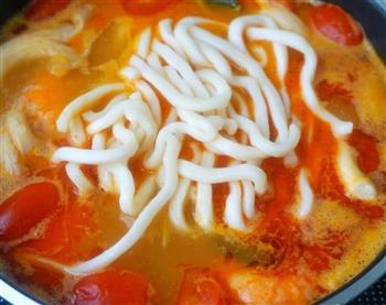 泰美味-泰式海鲜冬阴功乌冬面怎么做，泰美味-泰式海鲜冬阴功乌冬面怎么做好吃，泰美味-泰式海鲜冬阴功乌冬面做法