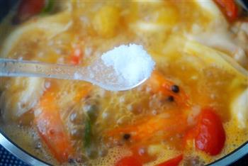 泰美味-泰式海鲜冬阴功乌冬面怎么做，泰美味-泰式海鲜冬阴功乌冬面怎么做好吃，泰美味-泰式海鲜冬阴功乌冬面做法