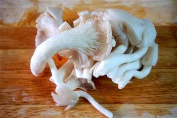 泰美味-泰式海鲜冬阴功乌冬面怎么做，泰美味-泰式海鲜冬阴功乌冬面怎么做好吃，泰美味-泰式海鲜冬阴功乌冬面做法