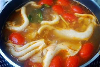 泰美味-泰式海鲜冬阴功乌冬面怎么做，泰美味-泰式海鲜冬阴功乌冬面怎么做好吃，泰美味-泰式海鲜冬阴功乌冬面做法