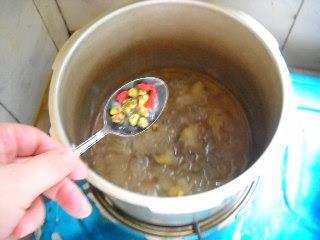 绿豆银耳西米露怎么做，绿豆银耳西米露怎么做好吃，绿豆银耳西米露做法