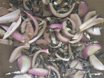 洋葱爆炒小鱼干怎么做,洋葱爆炒小鱼干怎么做好吃,洋葱爆炒小鱼干做法 洋葱爆炒小鱼干怎么做,洋葱爆炒小鱼干怎么做好吃,洋葱爆炒小鱼干做法