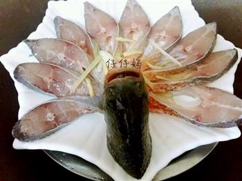 剁椒孔雀开屏鱼怎么做，剁椒孔雀开屏鱼怎么做好吃，剁椒孔雀开屏鱼做法