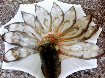 剁椒孔雀开屏鱼怎么做，剁椒孔雀开屏鱼怎么做好吃，剁椒孔雀开屏鱼做法