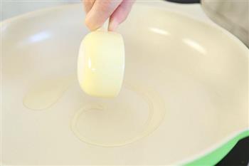 家常清蒸鲈鱼 宝宝辅食微课堂怎么做，家常清蒸鲈鱼 宝宝辅食微课堂怎么做好吃，家常清蒸鲈鱼 宝宝辅食微课堂做法